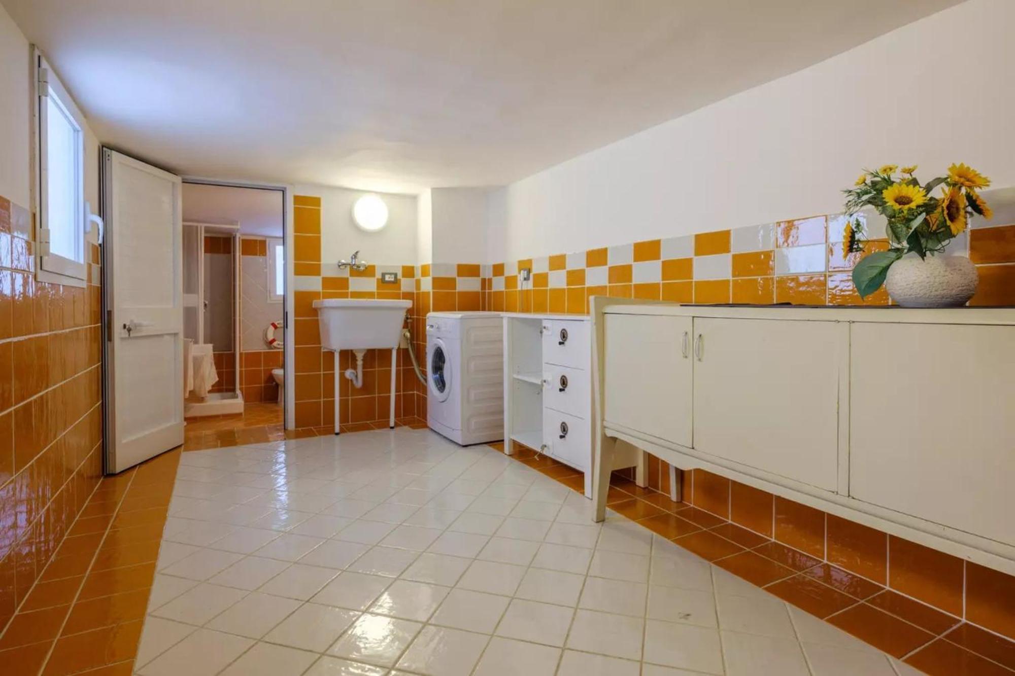 Emerald Residence Sleeps 12 With Sea View Порто Чезарео Екстериор снимка