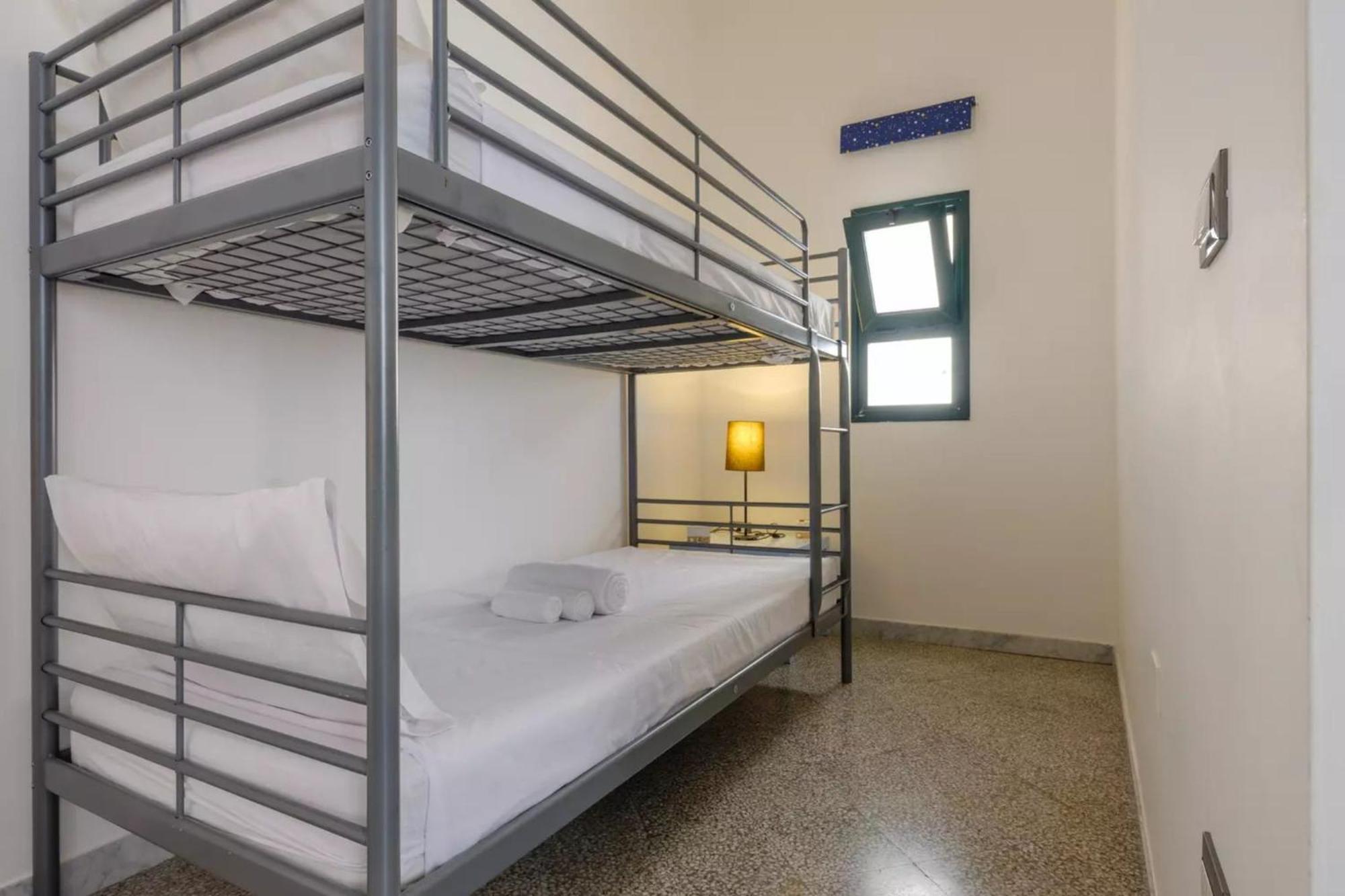 Emerald Residence Sleeps 12 With Sea View Порто Чезарео Екстериор снимка