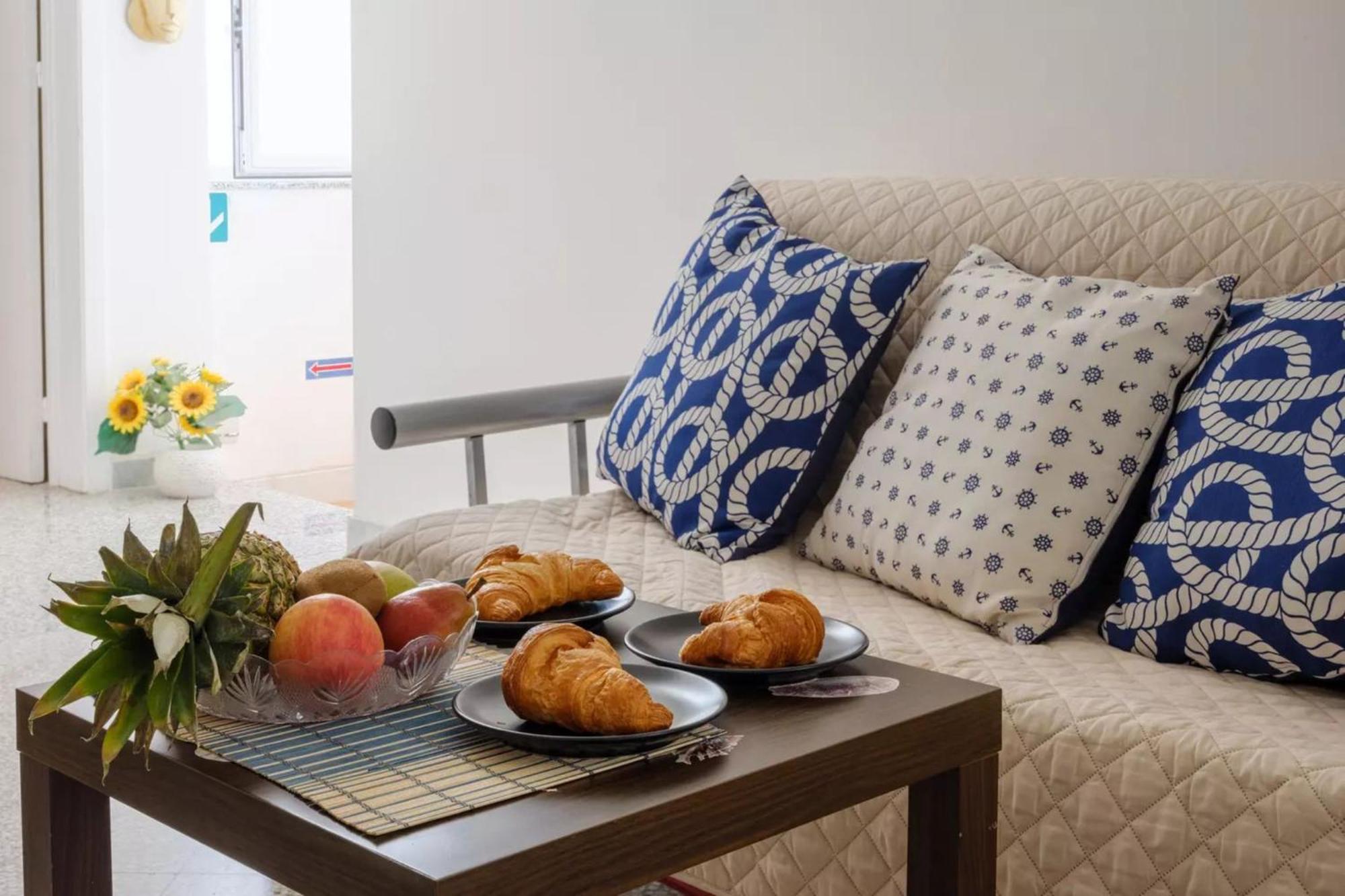 Emerald Residence Sleeps 12 With Sea View Порто Чезарео Екстериор снимка